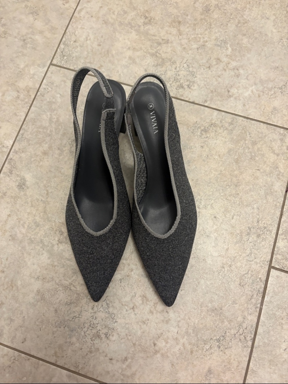 Vivaia Women's Gray Pointed Slingback Pumps. NWOT
